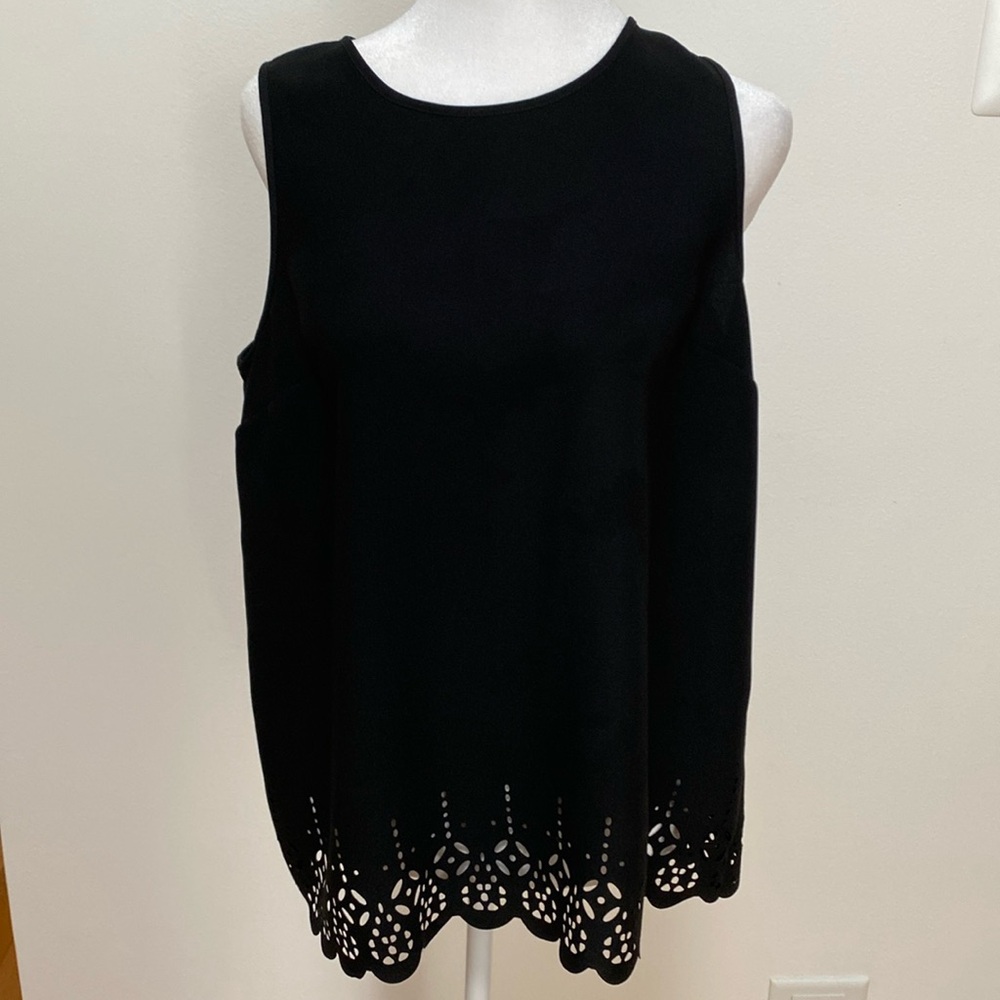 Banana Republic NWOT black bottom eyelet blouse size Medium